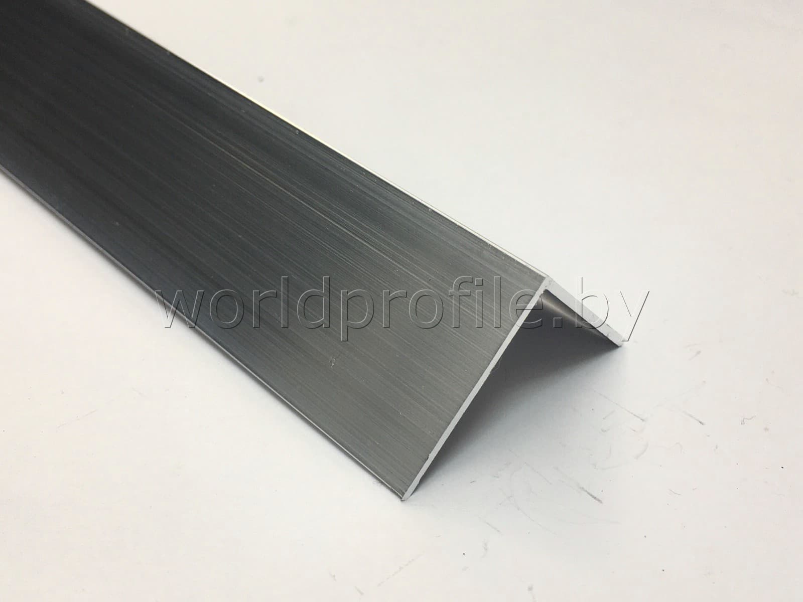 Алюминиевый уголок 30х30х1,2 (3,0 м)